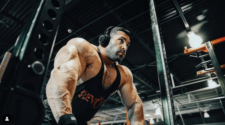 Check out Derek Lunsford’s ‘Full Day of Eating’ Ahead of the 2022 Mr. Olympia