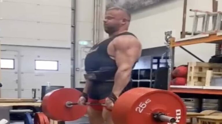 Strongman Rauno Heinla Deadlifts 420 Kilograms (926 Pounds) for 4 Reps in Preparation for 2022 World Deadlift Championships