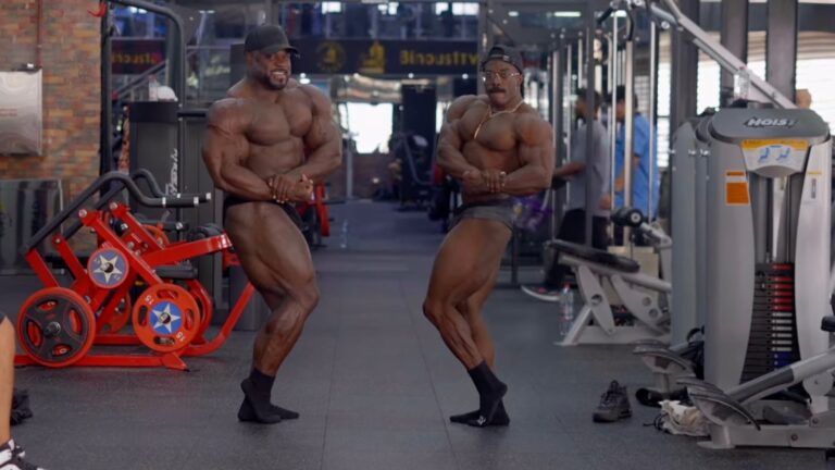 Classic Physique Competitor Terrence Ruffin Trains Delts With Former Mr. Olympia Brandon Curry 